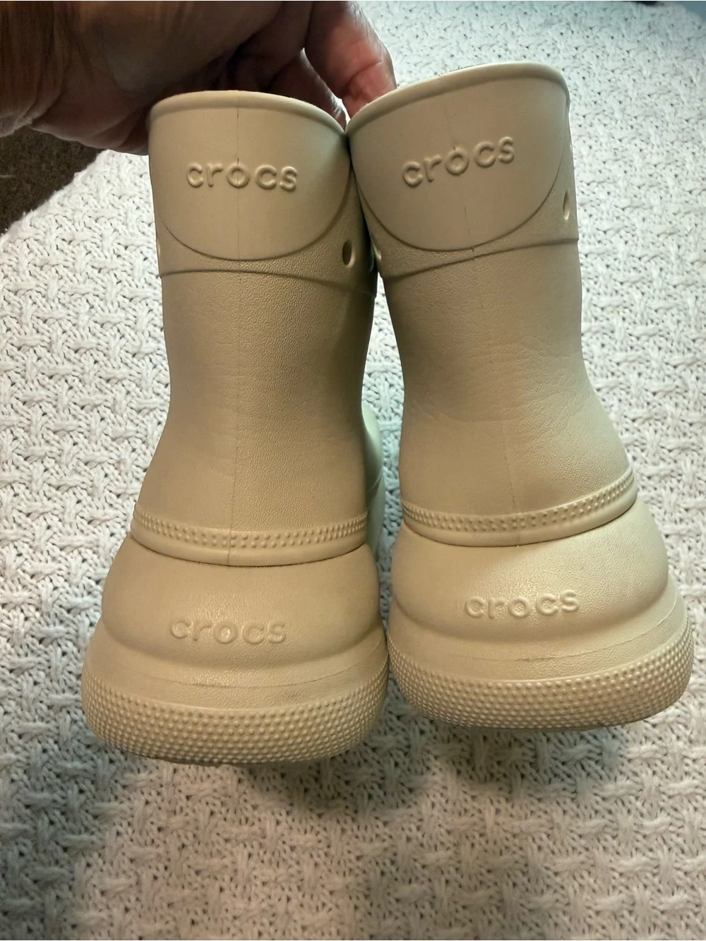 CROCS unisex women’s 8 Men’s 6 Cream Lightweight Waterproof Slip-On Rain Boots